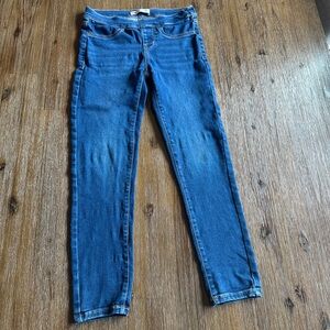 3/27$ Levi's Girls Blue “High Rise Ankle Straight” Pull On jeans size 7
